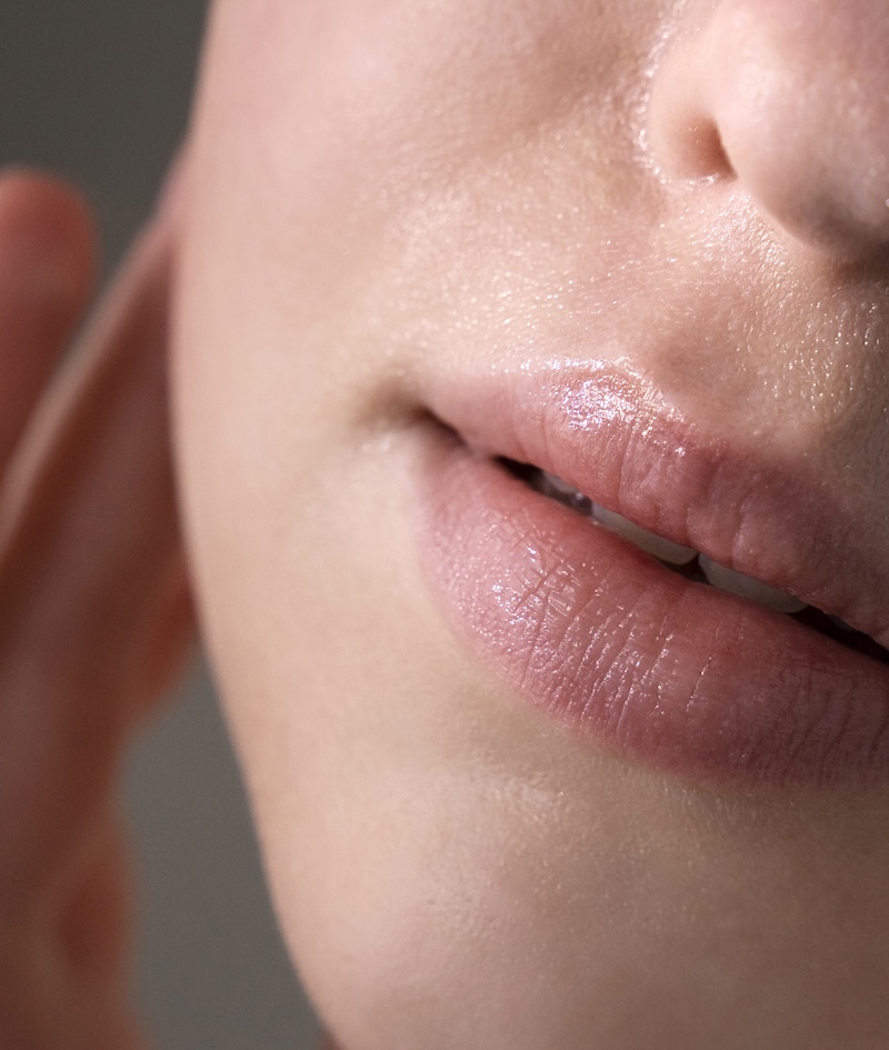 Permanent makeup (PMU) lepper